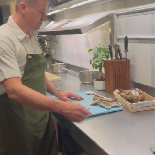 Opening an oyster with the OysterClamp